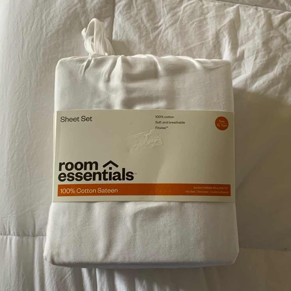White twin/twin xl sheet set